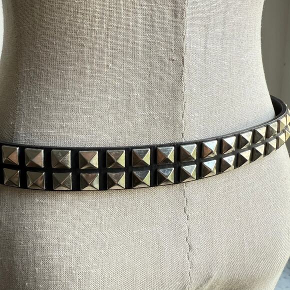 Studded Leather Black Belt - Unisex Medium - Punk Pyramid Silver Studs - Picture 5 of 15